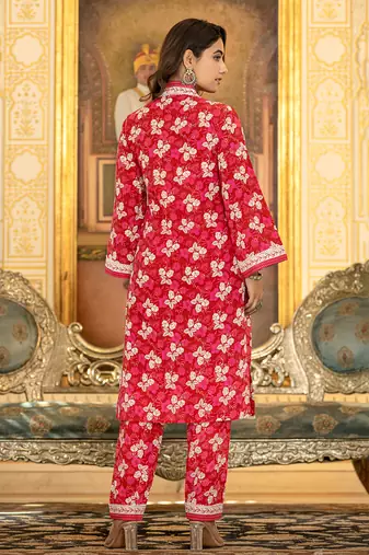  pink floral print straight pakistani style kurta trouser and dupatta set
