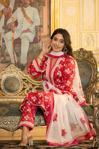  pink floral print straight pakistani style kurta trouser and dupatta set