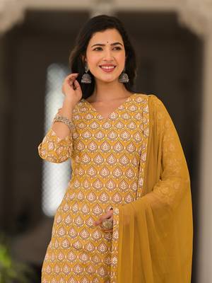 cotton mustard leaf print kurta trouser with dupatta set 5