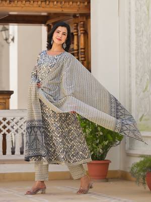  grey checkered print anarkali kurta trouser with dupatta set 2