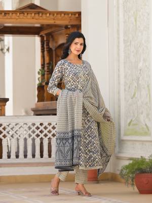  grey checkered print anarkali kurta trouser with dupatta set 5