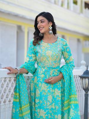  sea green zari work anarkali pant dupatta set 5