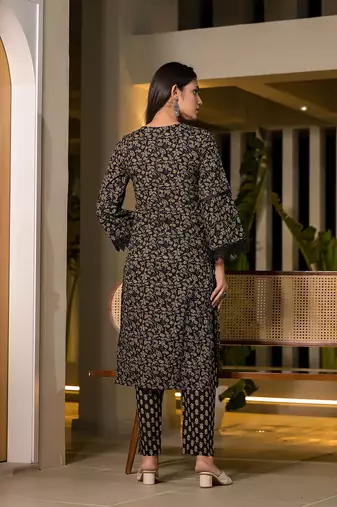  black floral print piping on yoke pakistani style kurta with trousers and dupatta set