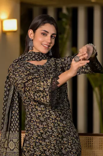  black floral print piping on yoke pakistani style kurta with trousers and dupatta set