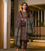  maroon floral print piping on yoke pakistani style kurta with trousers and dupatta set