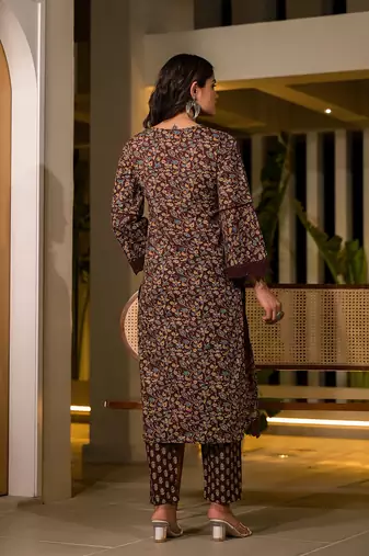  maroon floral print piping on yoke pakistani style kurta with trousers and dupatta set