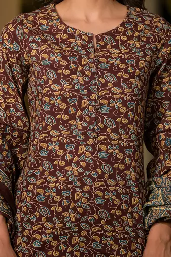  maroon floral print piping on yoke pakistani style kurta with trousers and dupatta set