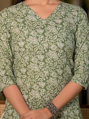  sea green pure cotton floral print straight kurta with trousers and dupatta set 4