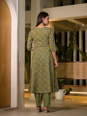 green thread work cotton anarkali style kurta and trousers with dupatta set 3