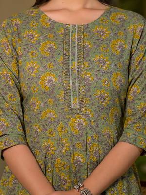  green thread work cotton anarkali style kurta and trousers with dupatta set 4