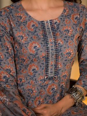  grey thread work cotton anarkali style kurta and trousers with dupatta set 4