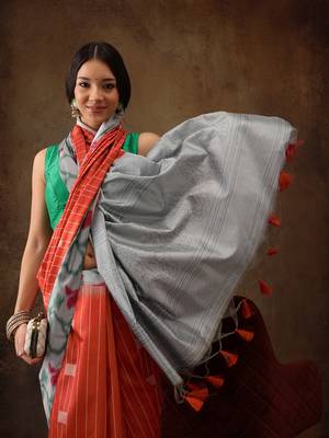 Orange Women'S Soft Silk Printed Saree With Tassels 2