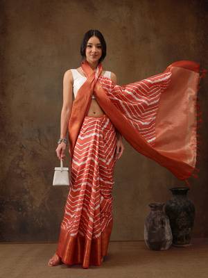Peach Soft Silk Lahriya Printed Saree With Zari Woven Pallu 1