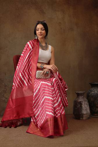 Red Soft Silk Lahriya Printed Saree With Zari Woven Pallu