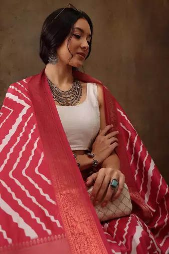 Red Soft Silk Lahriya Printed Saree With Zari Woven Pallu