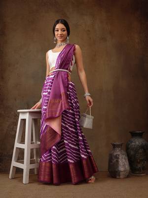 Lavender Soft Silk Lahriya Printed Saree With Zari Woven Pallu 1
