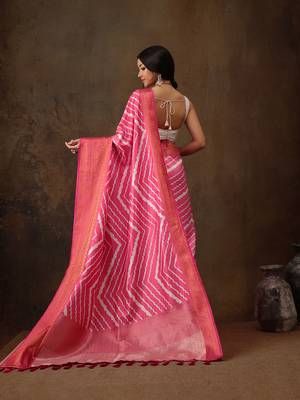 Pink Soft Silk Lahriya Printed Saree With Zari Woven Pallu 4