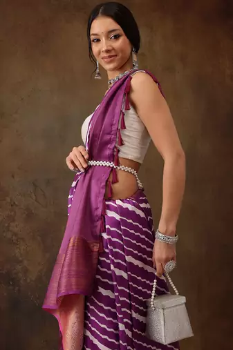 Lavender Soft Silk Lahriya Printed Saree With Zari Woven Pallu