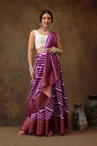 Lavender Soft Silk Lahriya Printed Saree With Zari Woven Pallu