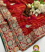 Pure Georgette Bandhni Print & Mothda Lehriya Saree With Unstitched Blouse