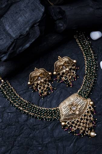 Gold plated green flower hydra necklace set