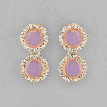 Sasha  pink multi layered pink kundan jewelry set with necklace, earrings and maang tikka 5