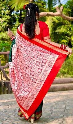 Green Sambhalpuri Satin Hazaar Booti Saree 3