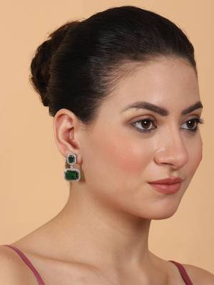 Silver minimalist green ad stud earrings 3