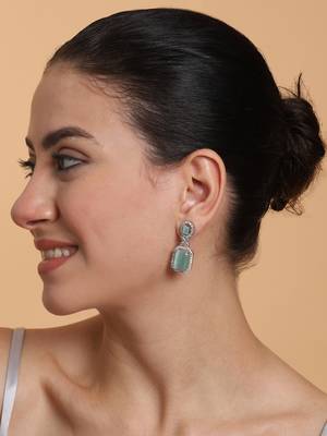 Sparkling diamond turquoise stud earrings 3
