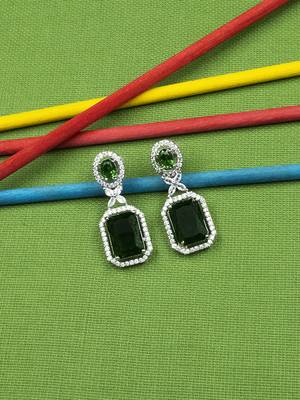 Sparkling diamond green stud earrings 1