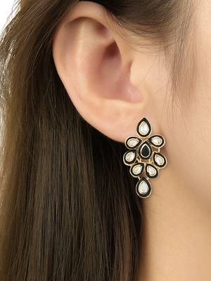 traditional meenakari handcrafted kundan necklace with dangle earrings & maang tikka jewellery set 6