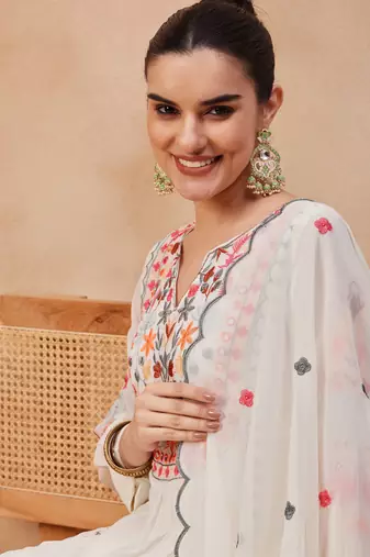 Rajgranth women's faux georgette fabric thread embroidery kurta with pants