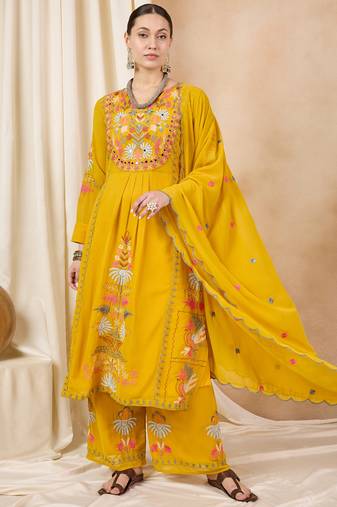 Rajgranth women's faux georgette fabric thread embroidery kurta with pants