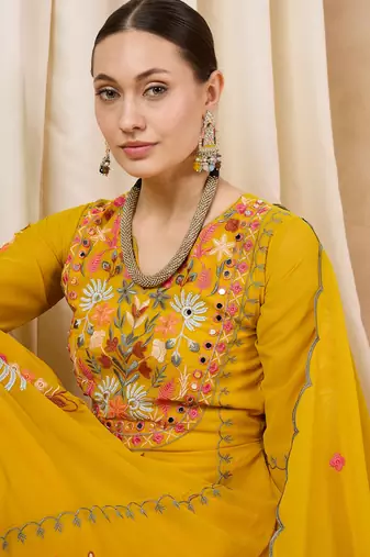 Rajgranth women's faux georgette fabric thread embroidery kurta with pants