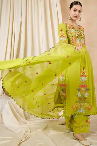 Rajgranth women's faux georgette fabric thread embroidery kurta with pants