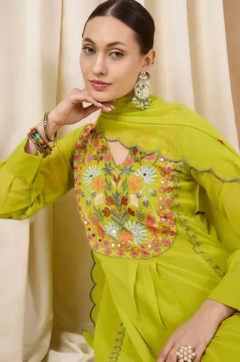 Rajgranth women's faux georgette fabric thread embroidery kurta with pants