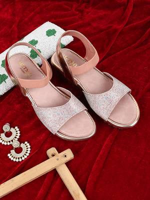 Pink women's sandal 1