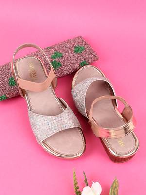 Pink women's sandal 2