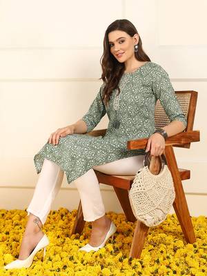 women green cotton ethnic motifs printed straight kurta 5