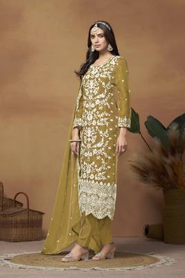 Beautiful green colour pakistani style suit on organza fabric for trendy party looks 3