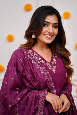 Wine colour ethnic looks embroidered girlish salwar kameez 2