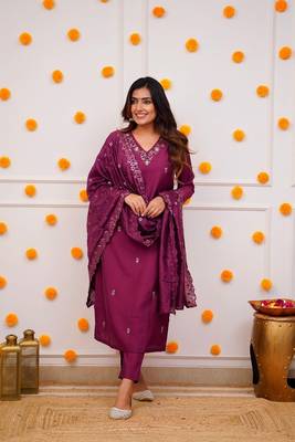 Wine colour ethnic looks embroidered girlish salwar kameez 4