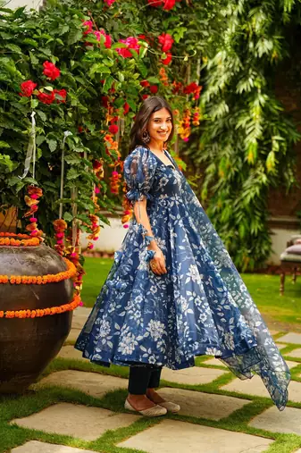Blue colour smart and ethnic looking readymade salwar kameez for graceful festive looks