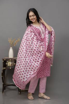Maroon colour cotton fabric casual suit with resham work 4