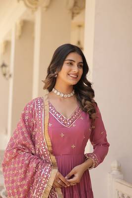 Smart and graceful onion colour designer parttern party gown with dupatta 3