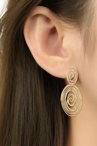 latest fashion stylish gold plated classic chunky hoops earrings for women/girls 