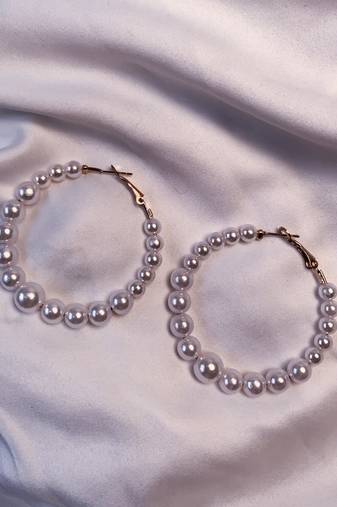 latest fashion stylish gold plated lightweight round pearl hoop earrings for women/girls 