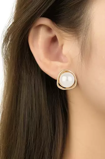 latest fashion stylish gold plated lightweight pearl drop chunky stud earrings for women/girls 