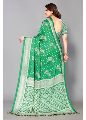 Green Printed Moss Chiffon Saree With Blouse Piece 4