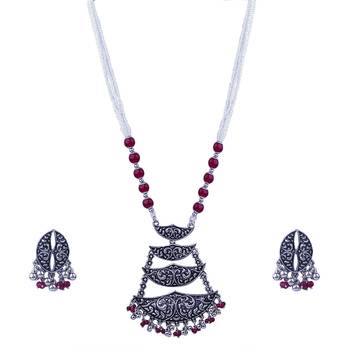 Red necklace 2